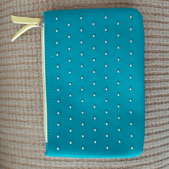 ipsy Handbags - Ipsy cosmetic bag